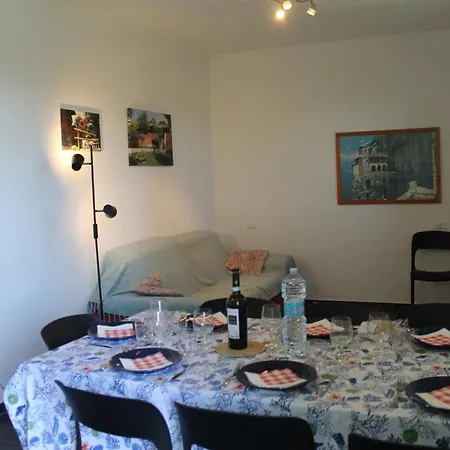 Tana Della Volpe *